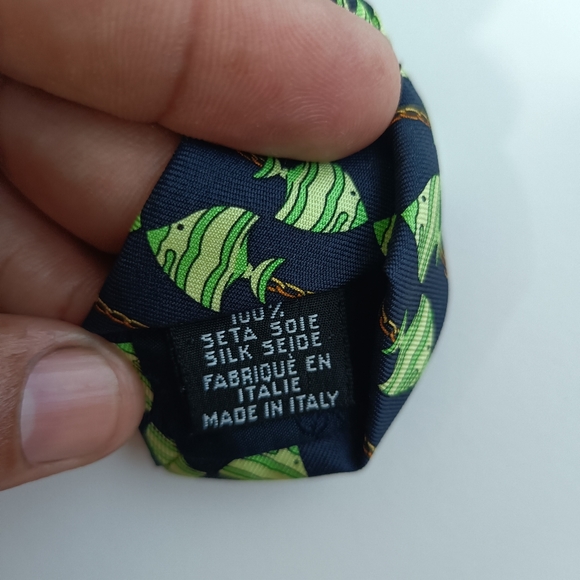 Chanel logo Fish chain  silk tie - Picture 6 of 14